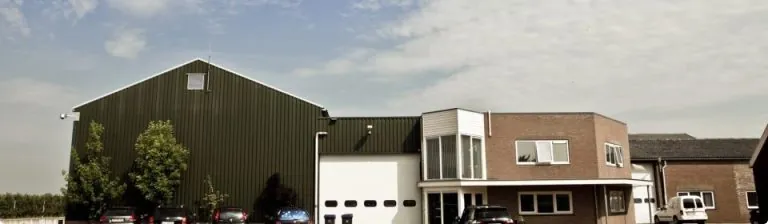 Het bedrijfspand van Van Haaften Fruit aan de Bommelweg