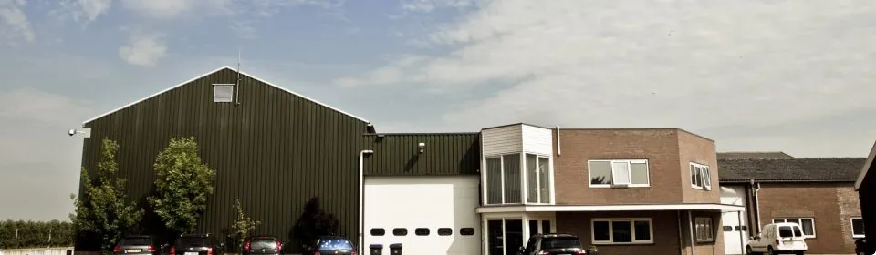 Het bedrijfspand van Van Haaften Fruit aan de Bommelweg